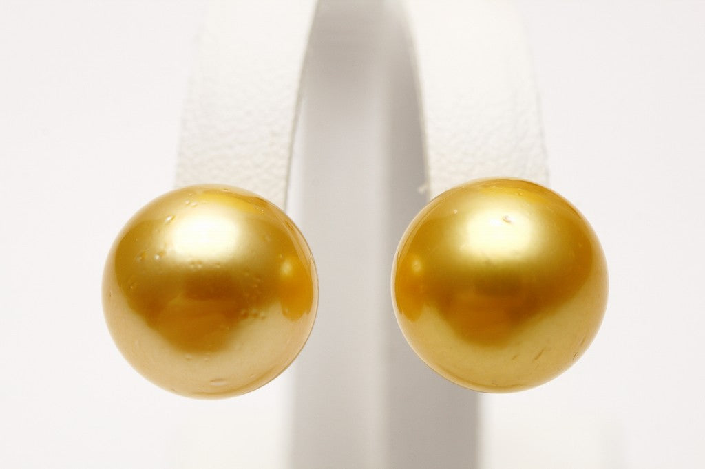 南洋白蝶真珠パールイヤリング　12mm　ナチュラルゴールドカラー