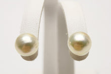 画像をギャラリービューアに読み込む, アコヤ真珠パールピアス　8.0-8.5mm　ホワイトカラー　K14WG製
