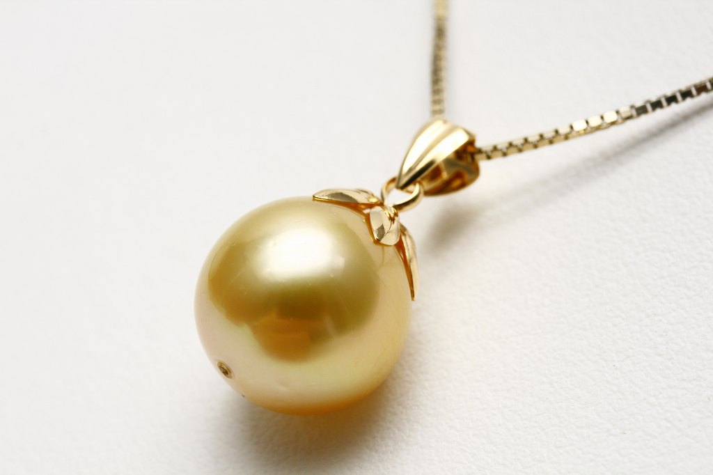 南洋白蝶真珠パールペンダントトップ 11mm ナチュラルゴールドカラー K18製 – eiho pearl
