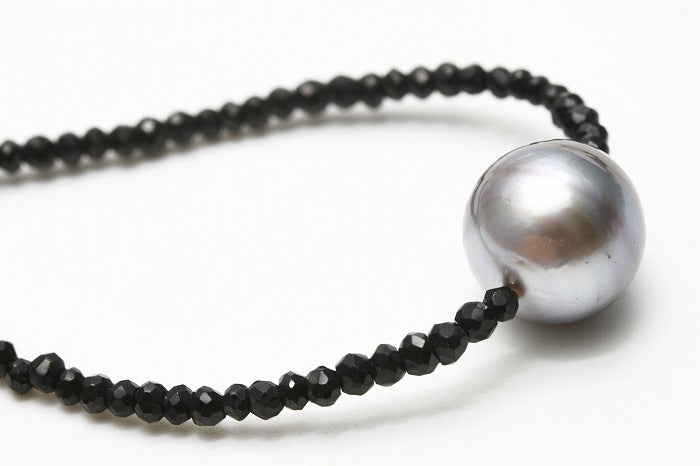 タヒチ黒蝶真珠　デザインブレスレット　ブラックスピネル　天然色　本真珠